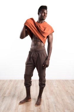 poz yakışıklı zenci