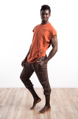 poz yakışıklı zenci