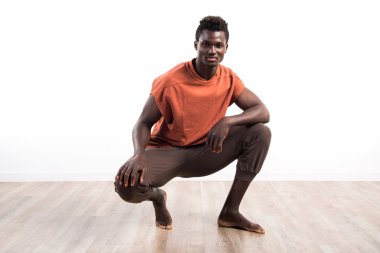 poz yakışıklı zenci