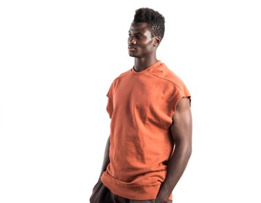 Studio poz yakışıklı zenci