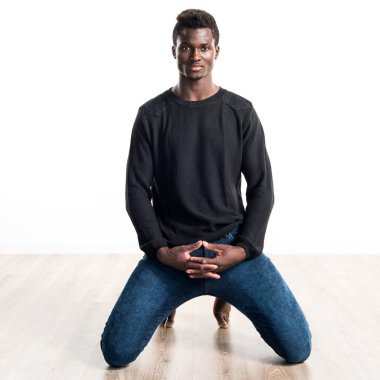 poz yakışıklı zenci