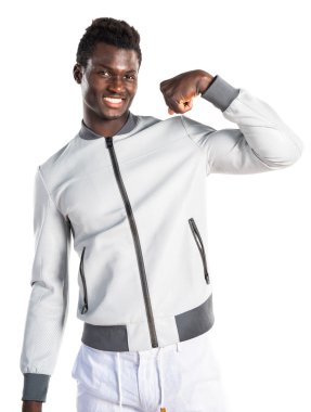 İsoated beyaz arka plan üzerinde siyah yakışıklı