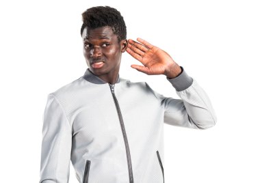 Siyah adam bir şey dinleme