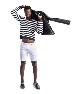 Siyah adamla yakışıklı deri ceket