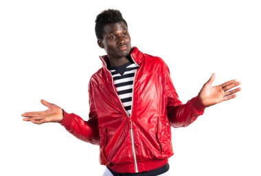 Yakışıklı siyah adam önemsiz jest yapma