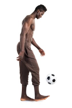 siyah adam futbol oynama