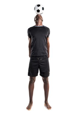 siyah adam futbol oynama