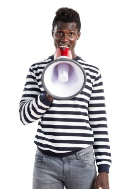 Megafon tarafından bağırarak yakışıklı zenci