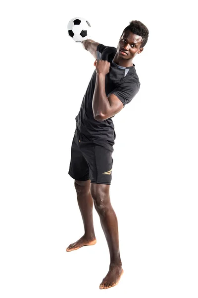 Homem negro jogando futebol — Fotografia de Stock