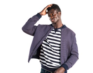 Hayal kırıklığına uğramış yakışıklı siyah adam