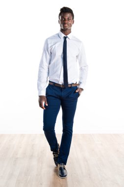 Yakışıklı iş siyah adamı