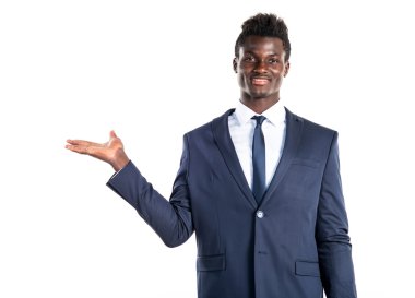 Bir şey tutan yakışıklı zenci