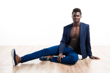 poz yakışıklı zenci