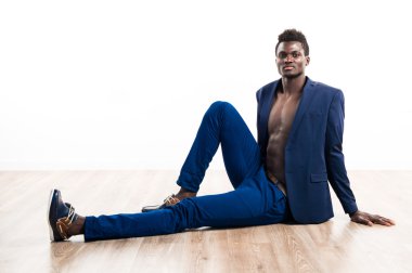 poz yakışıklı zenci