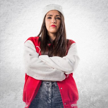 İzole arka plan genç kentsel kadın