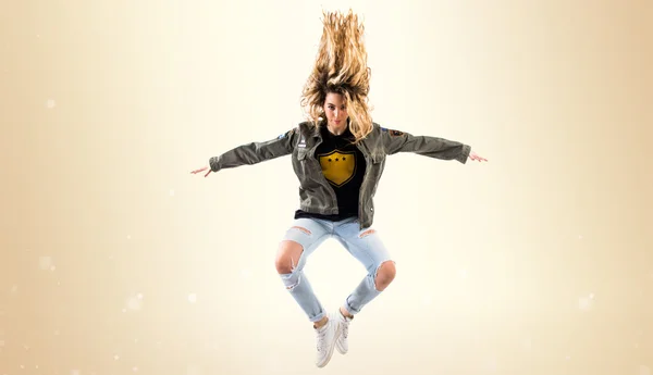 Adolescente dançarina sobre fundo isolado — Fotografia de Stock