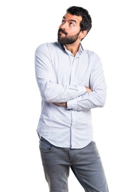 Adam önemsiz jest yapma