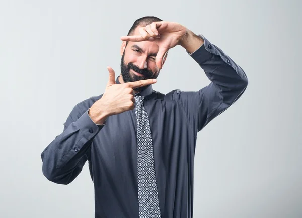 Mann konzentriert sich mit den Fingern — Stockfoto