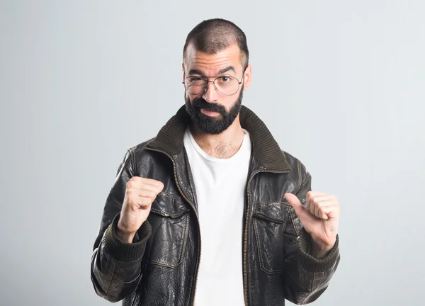 Schöner Mann mit isoliertem Hintergrund — Stockfoto