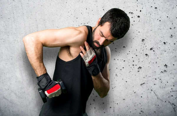 Bello uomo su sfondo isolato — Foto Stock