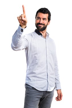 Şeffaf ekranda dokunmadan adam