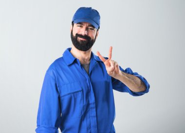 Zafer jest yapıyor tesisatçı