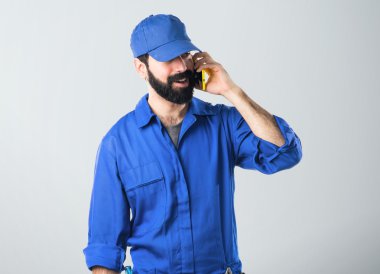 Tesisatçı için mobil konuşuyor