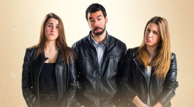 İzole arka plan üzerinde arkadaşlar