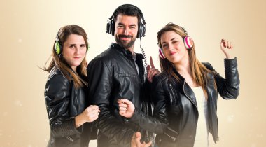 İzole arka plan üzerinde arkadaşlar