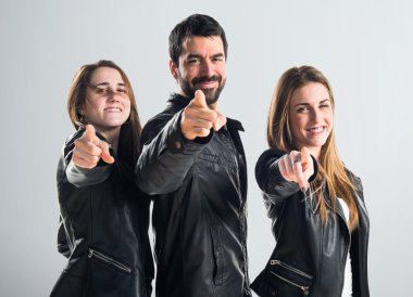 Arkadaşlar açık için işaret