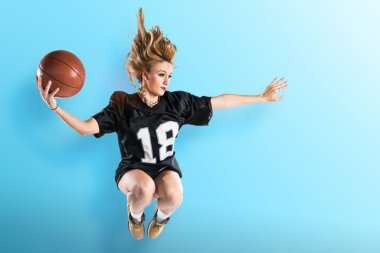 Dansçı kadın izole arka plan