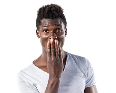 Sürpriz bir jest yapan siyah erkek