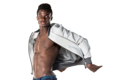 Atlama yakışıklı zenci