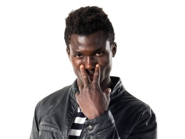 Siyah adamla yakışıklı deri ceket