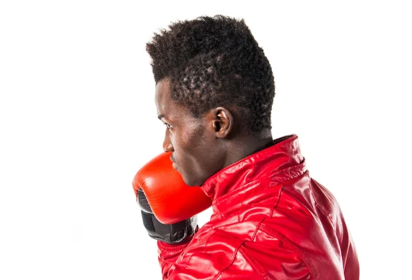 Чёрный мужчина в боксёрских перчатках — стоковое фото