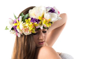 Çiçeklerin taç kadınla modeli