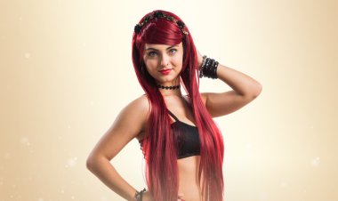 Genç Kızıl saçlı kız poz