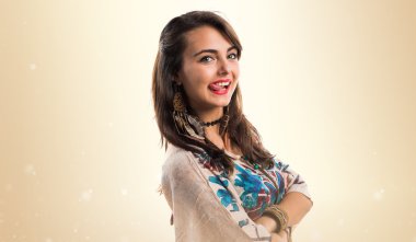 Genç kız bir şaka yapıyor