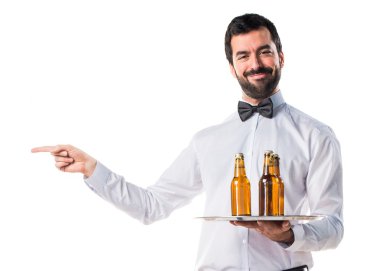 Garson bira şişeleri için lateral işaret tepsi ile