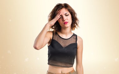 Genç ve güzel esmer kız