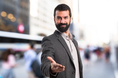 Bir anlaşma yapmadan adam