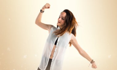 Güzel kız kentsel dansçı