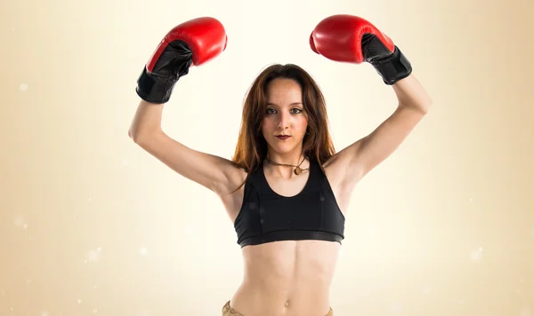 Lány bokszkesztyűvel — Stock Fotó