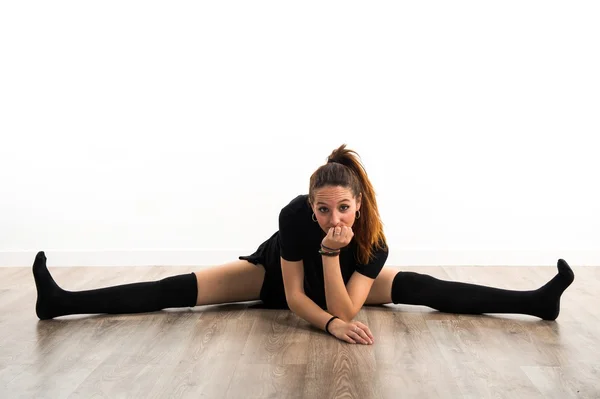 Young cute woman posing in studio — Stock Photo, Image