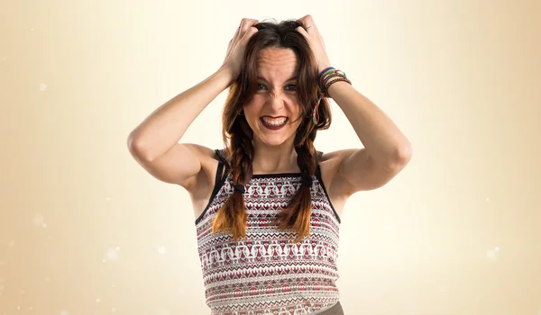 Jovem mulher bonita posando em estúdio — Fotografia de Stock