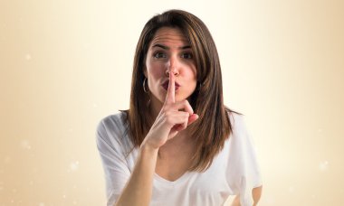 Kız yapma sessizlik jest