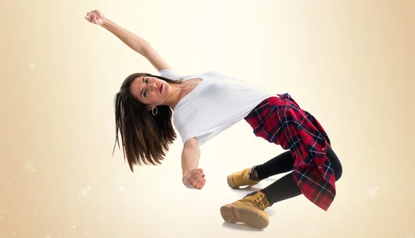 Chica joven posando en el estudio — Foto de Stock