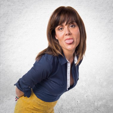 Güzel kadın bir şaka yapıyor