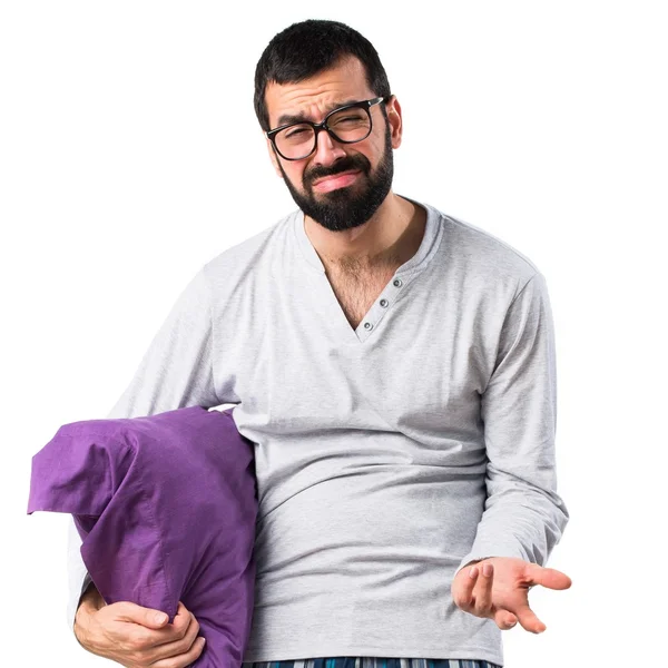 Trött man i pyjamas — Stockfoto