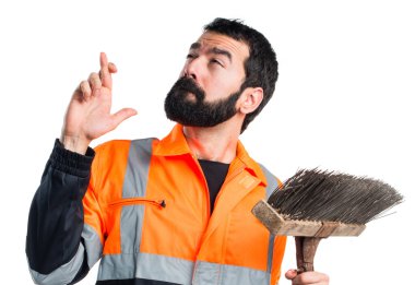 Çöp Adam parmaklarıyla geçiş